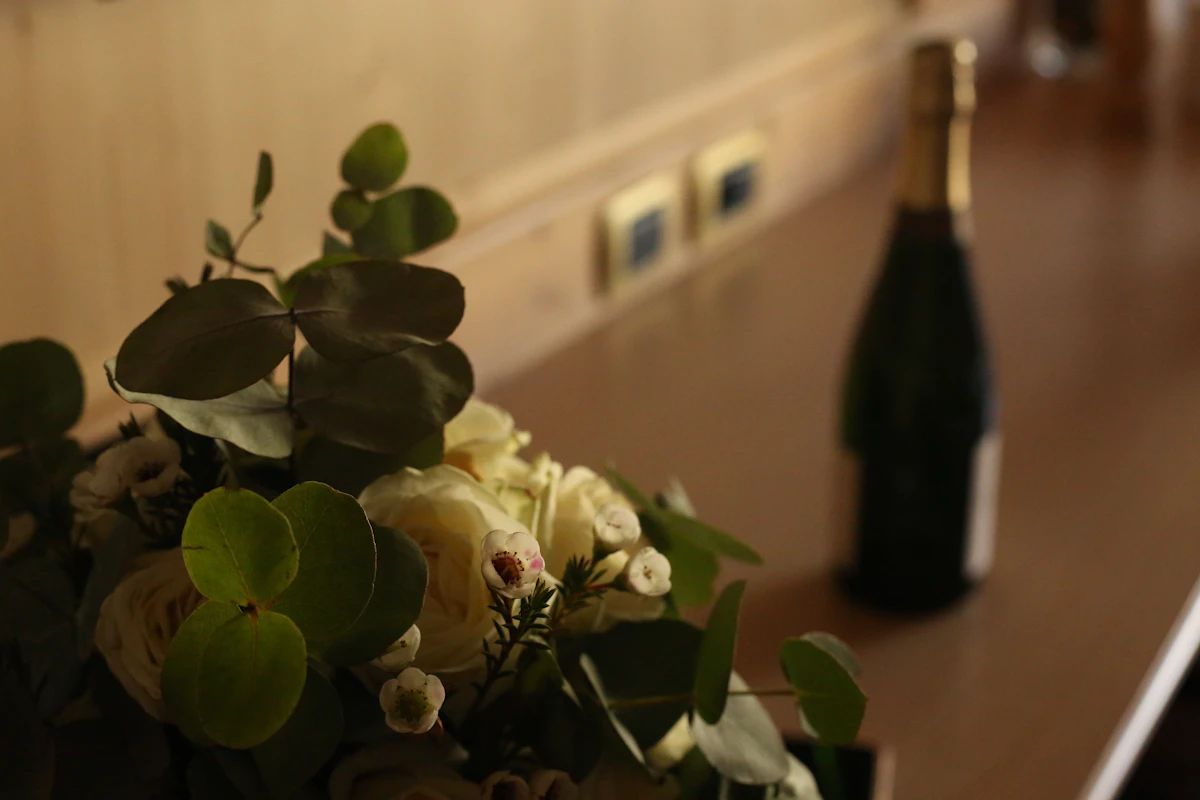 Flowers and Champagne Gift Set - Shop Flowers and Champagne Gift Set, a premium Gift Boxes from Tempo Lazer Flowers Studio. | Tempo Lazer Flowers Studio, Washington DC florist