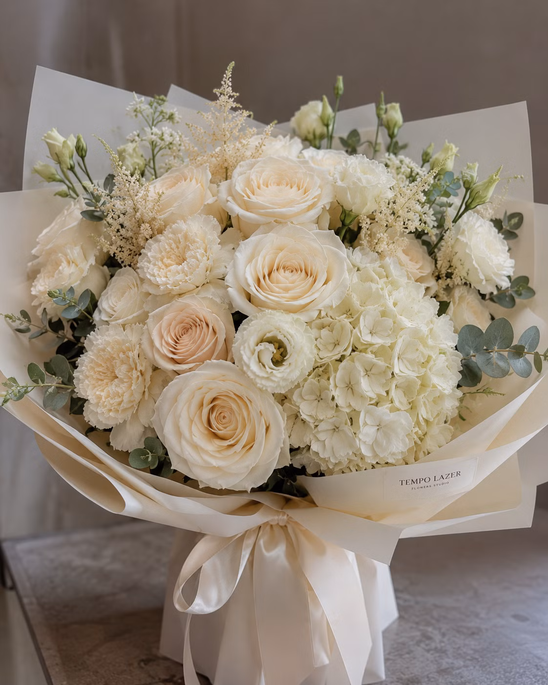 Ivory and Cream Elegance - Ivory and Cream Elegance: دستهگل · Tempo Lazer Flowers Studio. | Tempo Lazer Flowers Studio, Washington DC florist